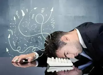 マイクロマネジメントとは？部下への悪影響と改善方法