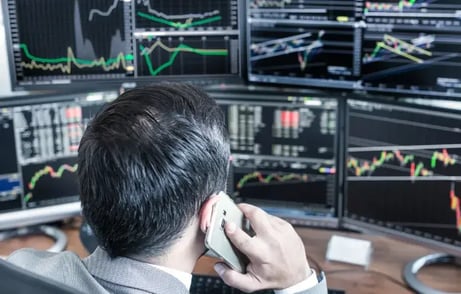 商社のおもな機能とは？総合商社と専門商社の違いやメーカーとの関係も解説