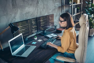サーバーサイドエンジニアとは? 仕事内容や年収、必要なスキル・知識を解説