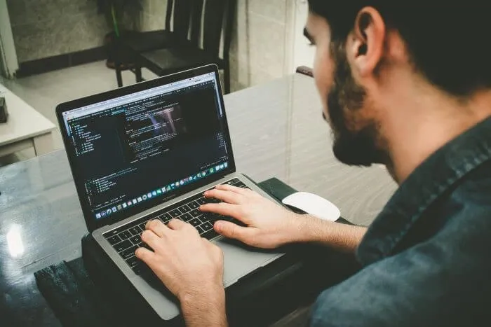 C++はどんな言語？入門者向けに特徴から勉強方法までわかりやすく解説 1