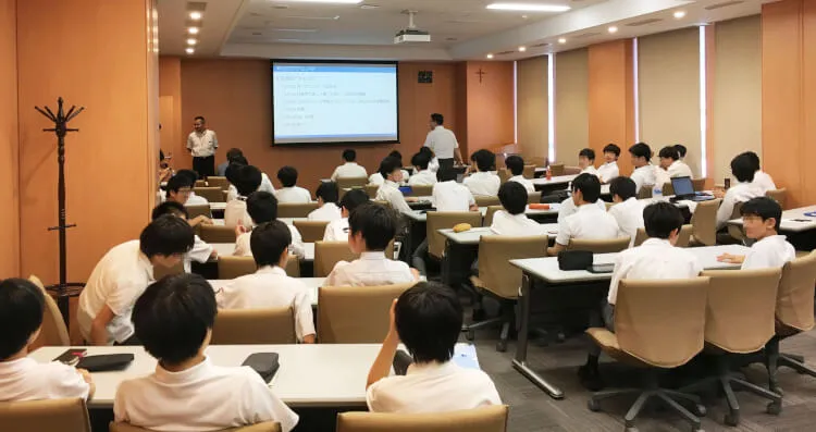 立教池袋中学校・高等学校がプログラミング教育へ本格始動 1
